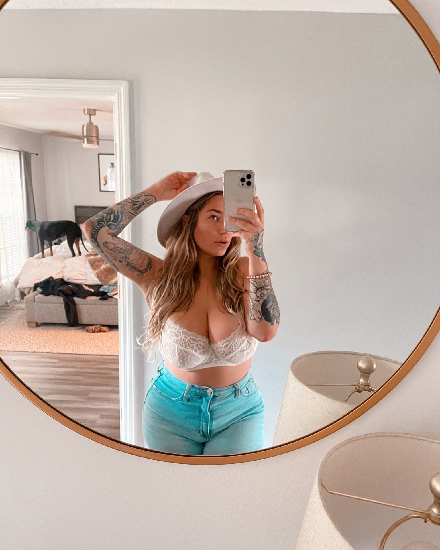 randomLady de Sarthe, France